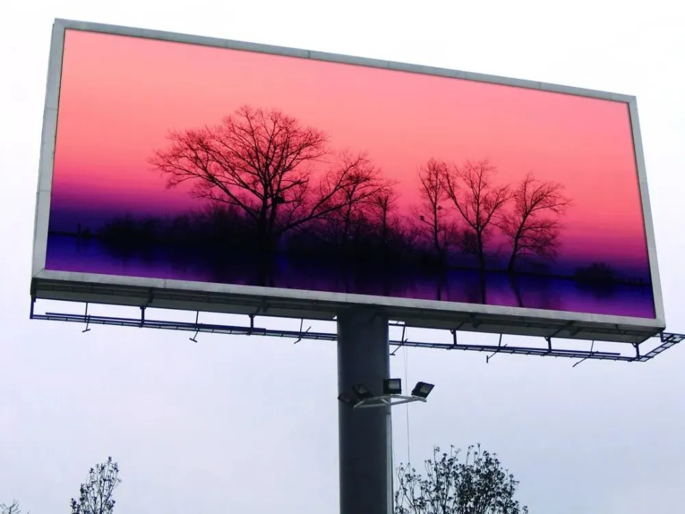 室內(nèi)和室外LED廣告在雨天應如何防潮