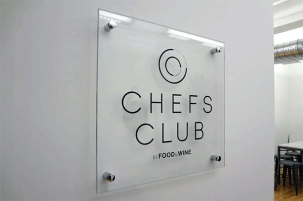 UV打印的亞克力廣告標(biāo)牌好看嗎？（附制作方法）