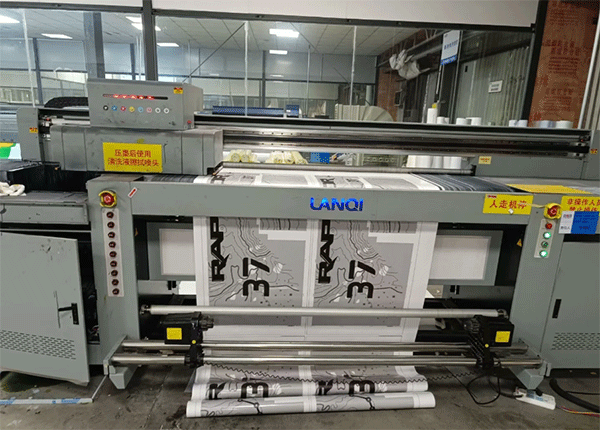 UV打印機有什么樣的優(yōu)勢呢？有哪些優(yōu)勢？