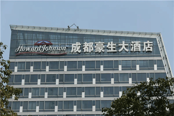 一平方米樓頂發(fā)光字制作安裝的費(fèi)用有哪些？