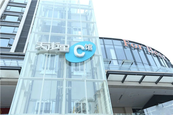 一平方米樓頂發(fā)光字制作安裝的費(fèi)用有哪些？