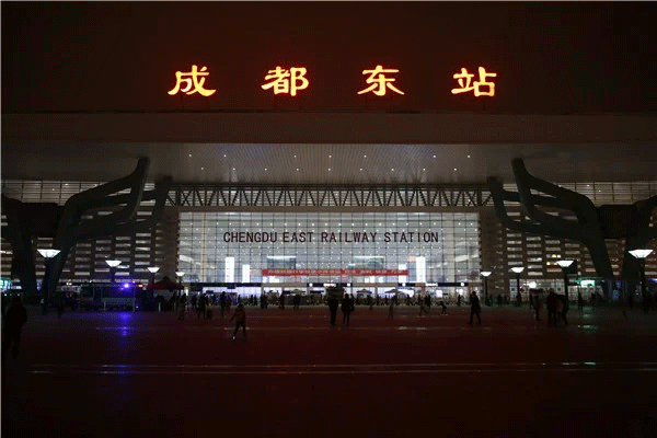 一平方米樓頂發(fā)光字制作安裝的費(fèi)用有哪些？